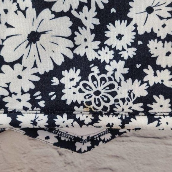 Abercrombie Kids Floral Black and white skirt - Picture 9 of 14